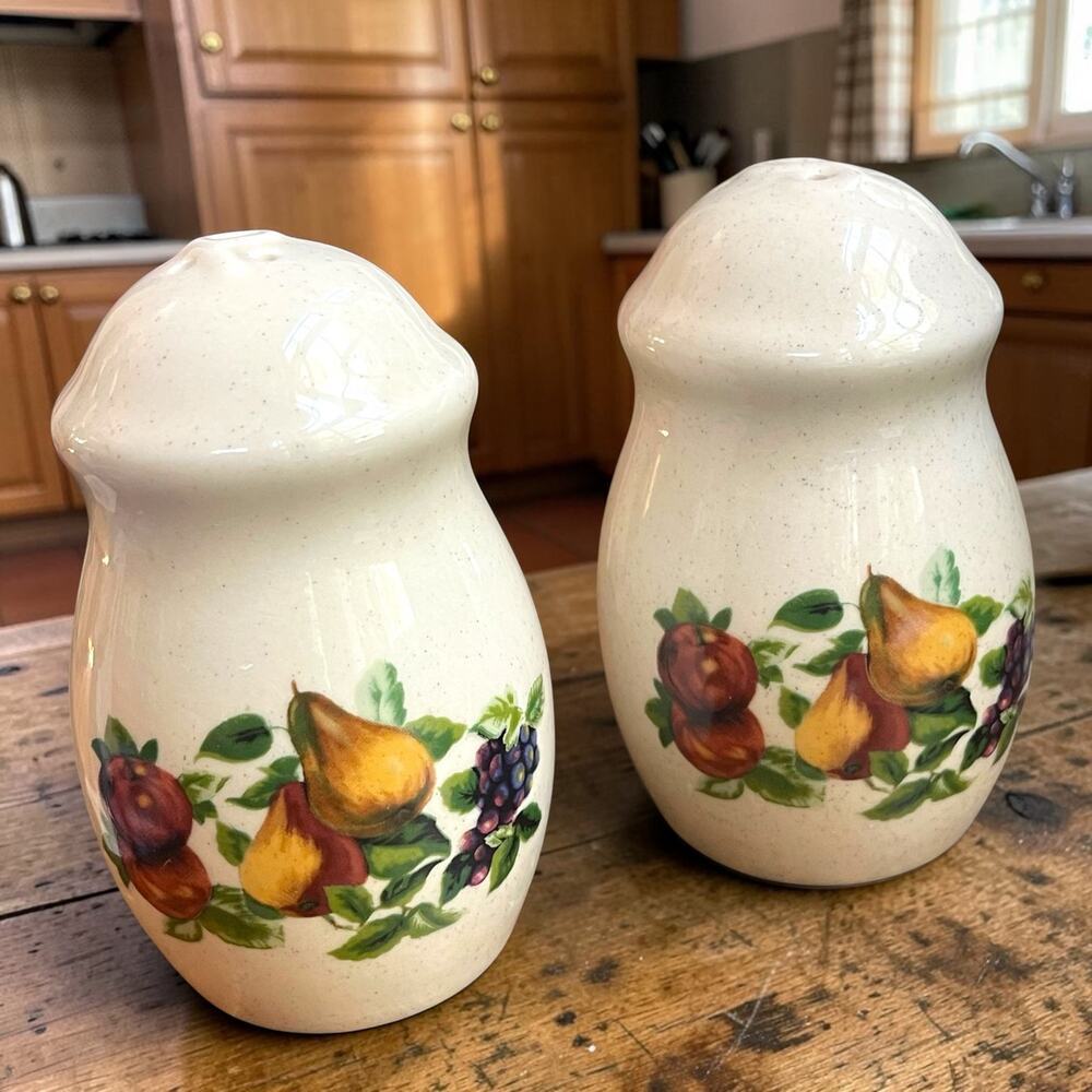 VTG 1990s Fruit Salt Pepper Shaker Sakura Sonoma Ceramic Speckle Pears Farmhouse